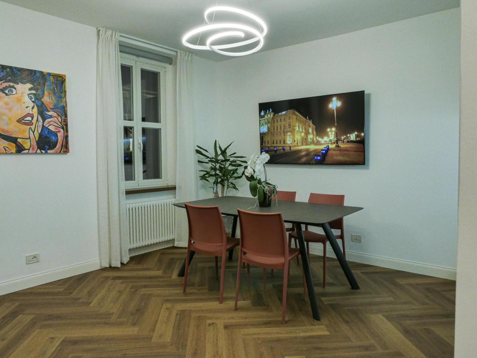 - Vista Piazza Unita Apartment