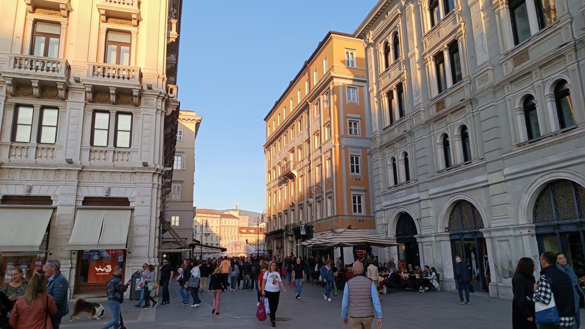 - Vista Piazza Unita * Trieste