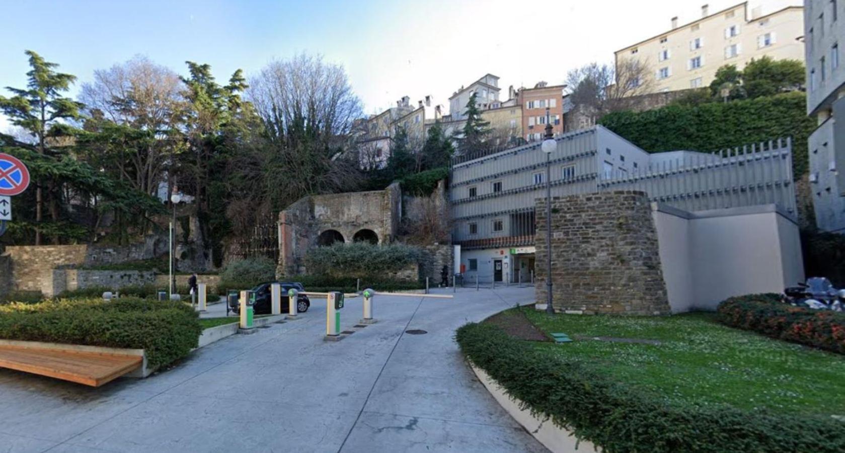 Apartment - Vista Piazza Unita Trieste